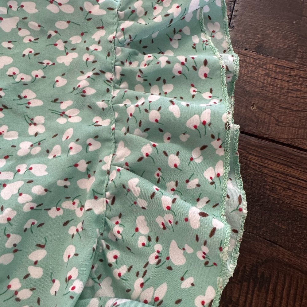 SHEIN Floral Green Ruffle Sleeve Top Size S - Picture 10 of 10